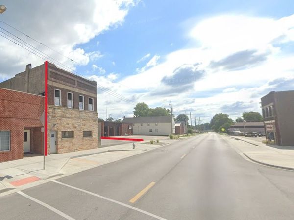 229 E Main Cross Street, Taylorville, IL 62568