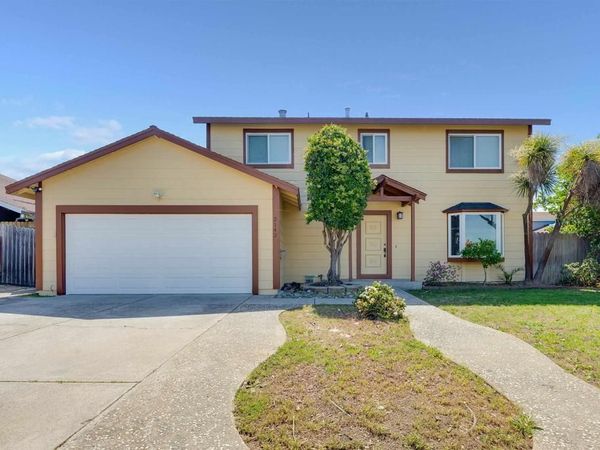 2142 Redwood Rd, Hercules, CA 94547