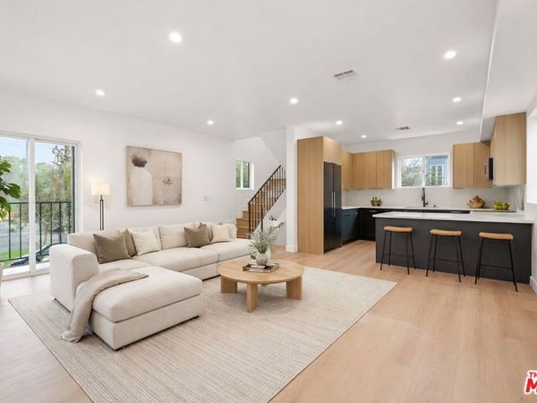 913 N Hobart Boulevard, Unit 1/4, Los Angeles, CA 90029