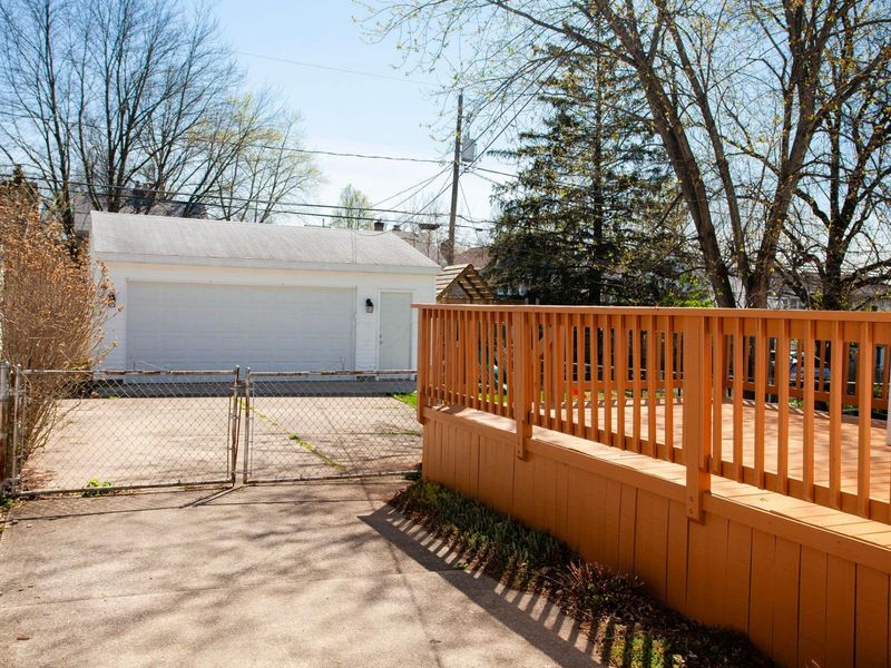 175 E Lakeview Avenue, Columbus, OH 43202 Photo 4