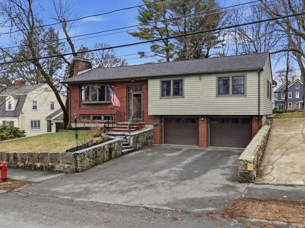 11 Lawrence St, Wakefield, MA 01880