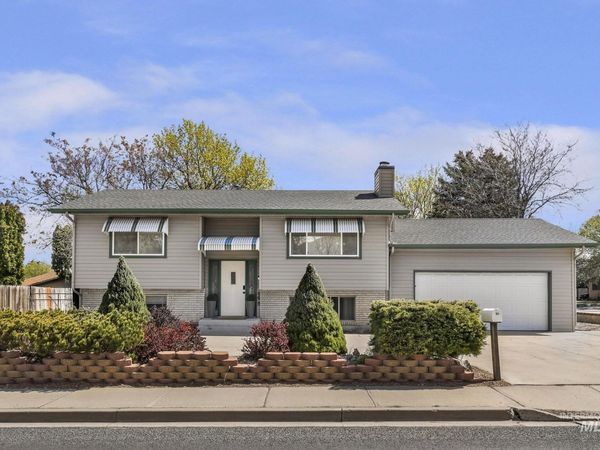 998 N Locust, Twin Falls, ID 83301