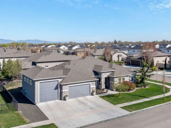 1360 N Bowknot Lake Way, Star, ID 83669