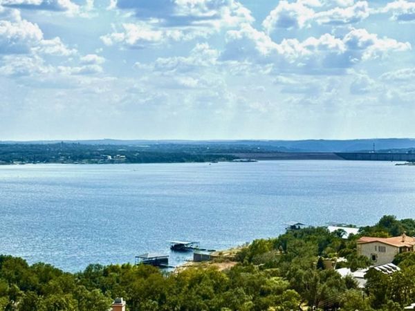 14000 & 14002 Skyline DR, Austin, TX 78732