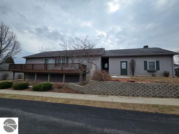 3801 Creekside Drive, Unit 21, Traverse City, MI 49684