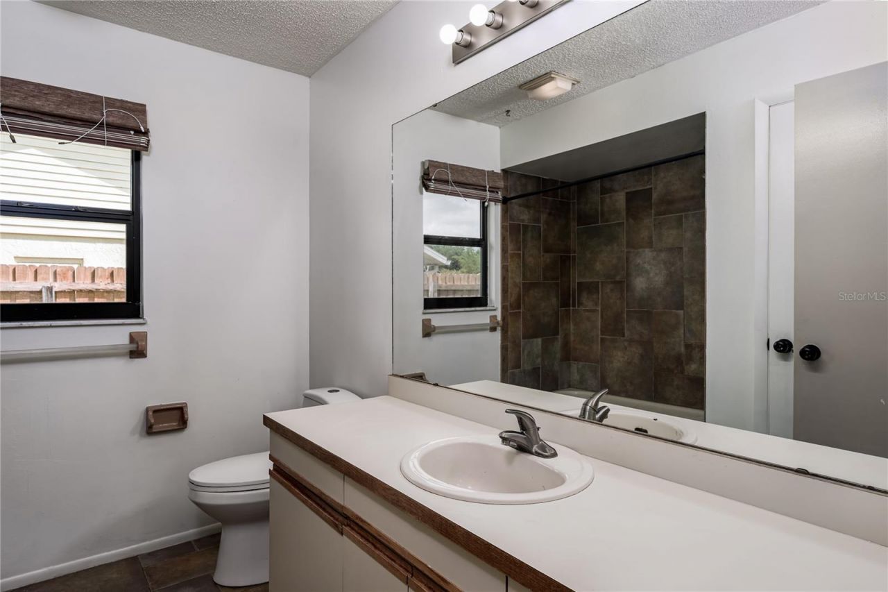 5012 Woodlawn Circle W, Palmetto, FL 34221 Photo