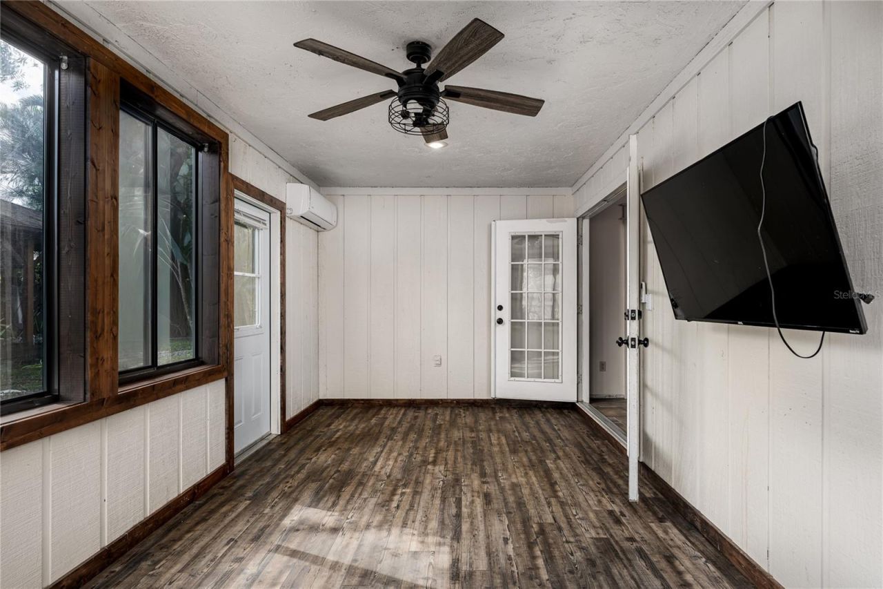 5012 Woodlawn Circle W, Palmetto, FL 34221 Photo