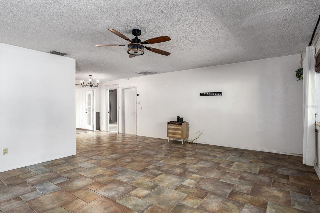 5012 Woodlawn Circle W, Palmetto, FL 34221 Photo