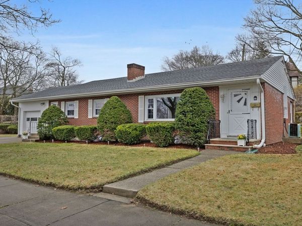 14 Schofield Dr, Newton, MA 02460