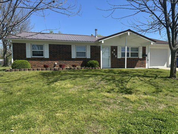 523 A St SE, Miami, OK 74354