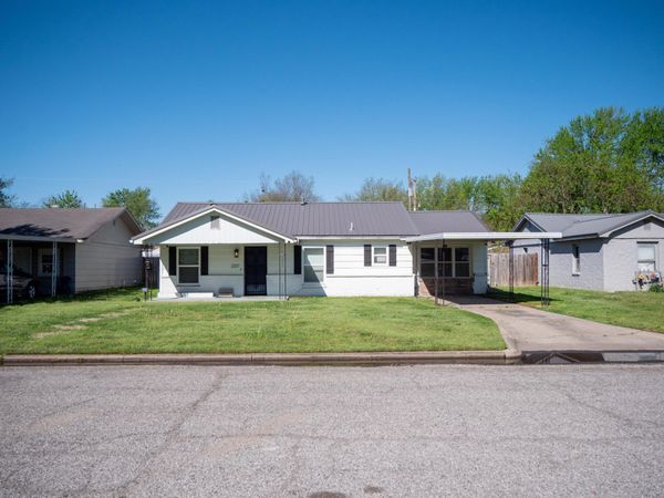 2217 B Street NE, Miami, OK 74354