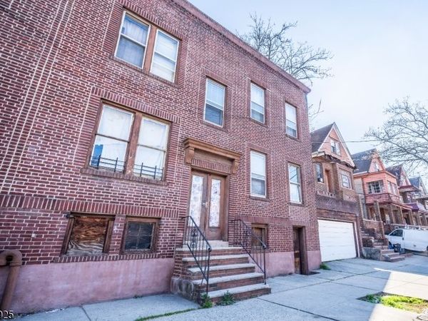 64 Wade St, Jersey, NJ 07305