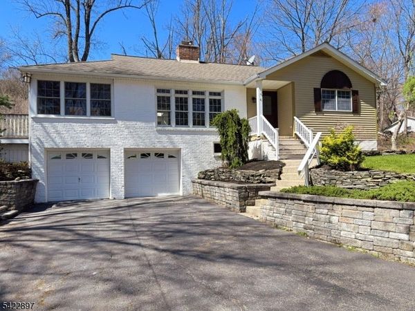 4 Baker Rd, Vernon, NJ 07461
