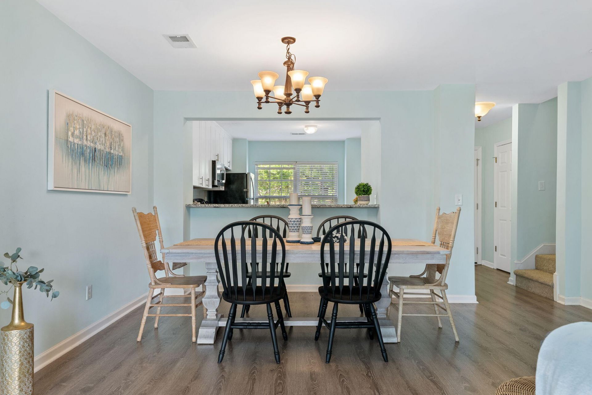 504 Parkdale Drive Photo 14