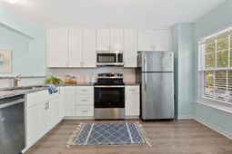 504 Parkdale Drive photo 4