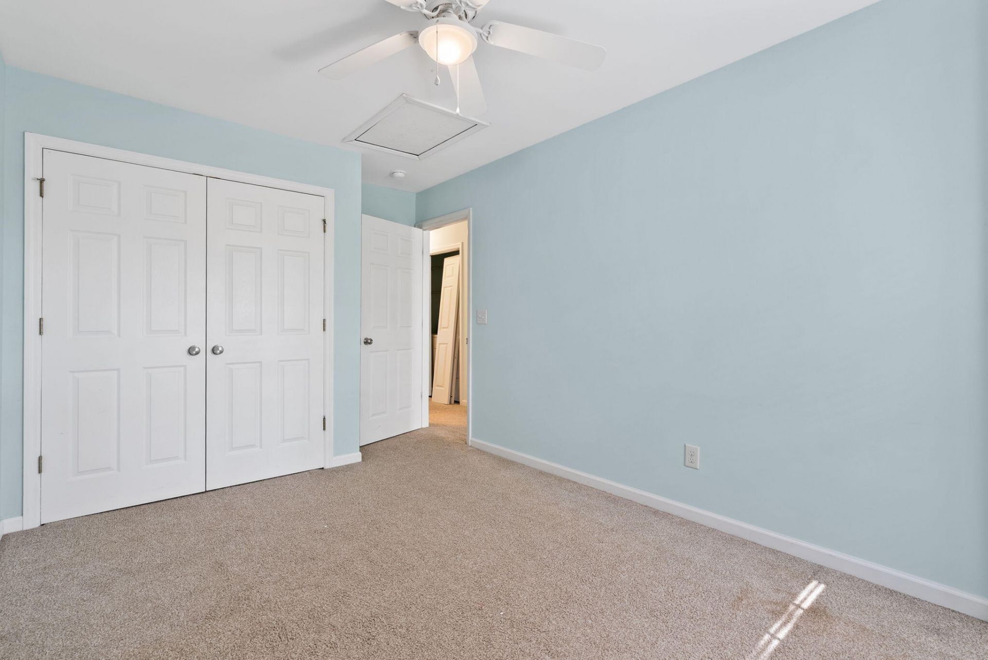 504 Parkdale Drive Photo 26