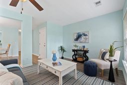 504 Parkdale Drive photo 4