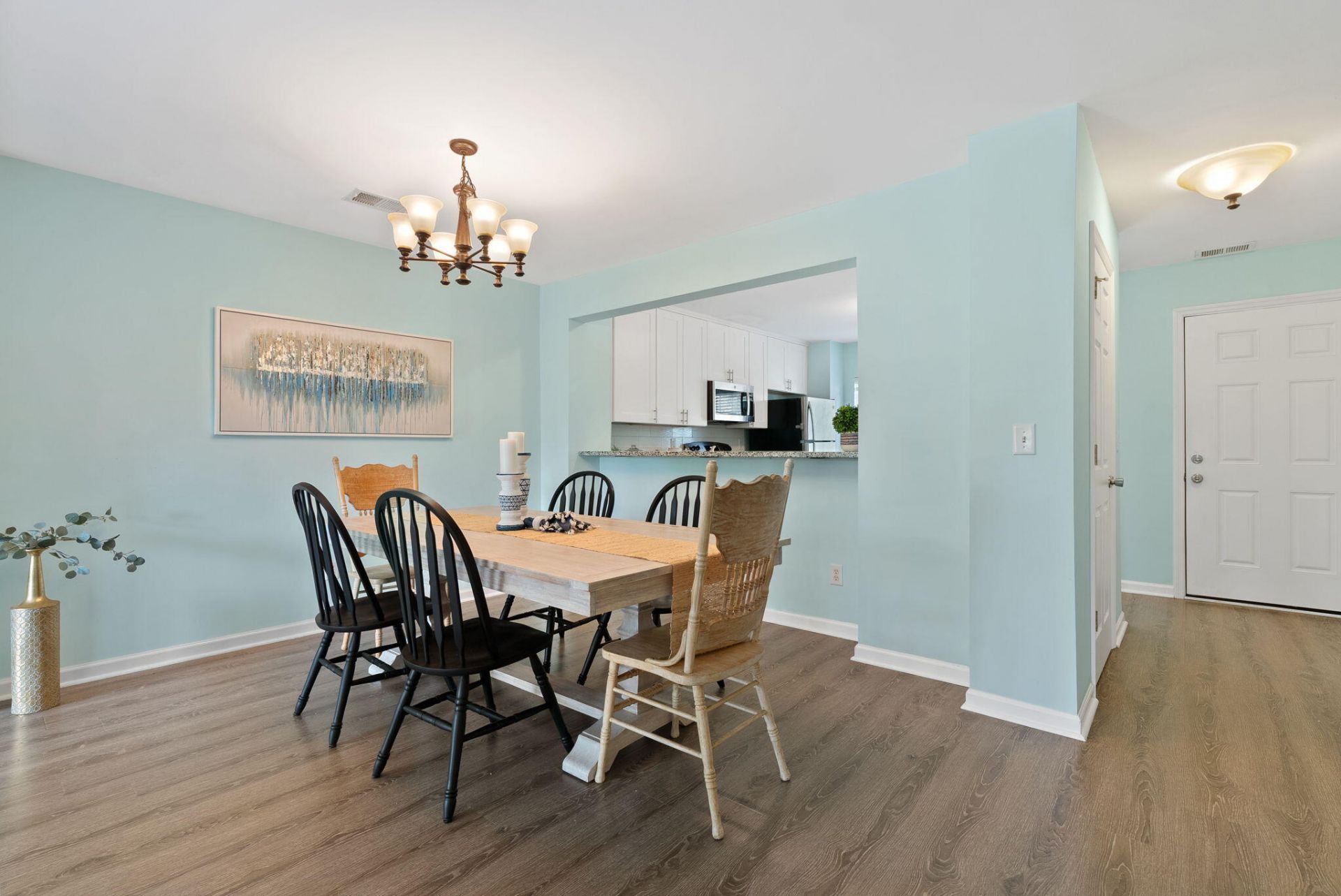 504 Parkdale Drive Photo 4