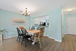 504 Parkdale Drive photo 4