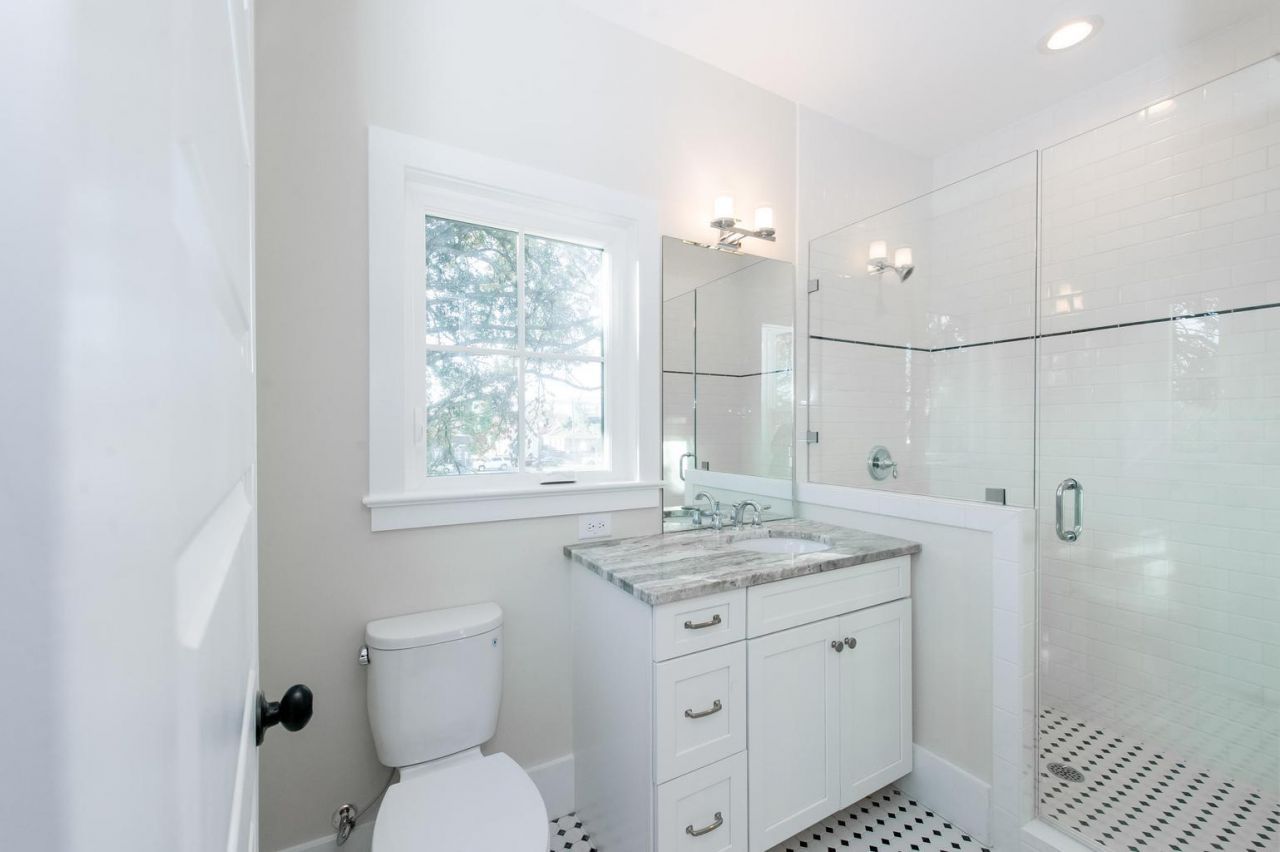 707 Meeting Street Photo 9