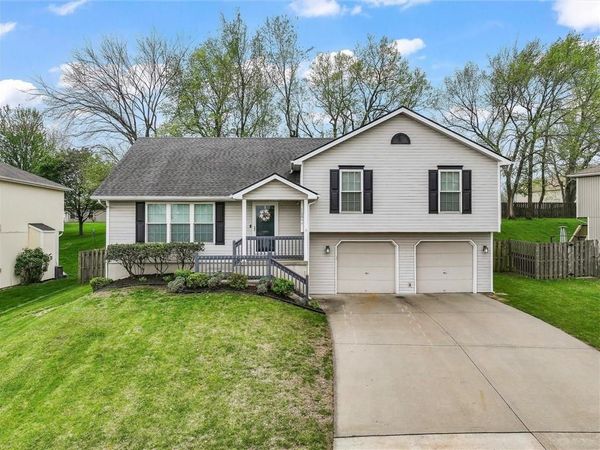 10611 NW 86th Terrace, Kansas City, MO 64153