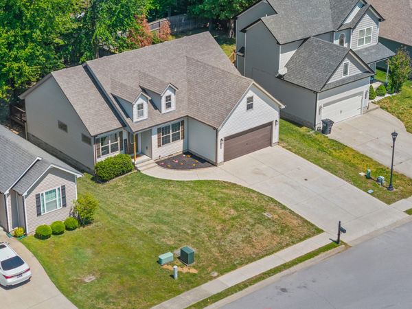 497 Medallion Cir, Clarksville, TN 37042