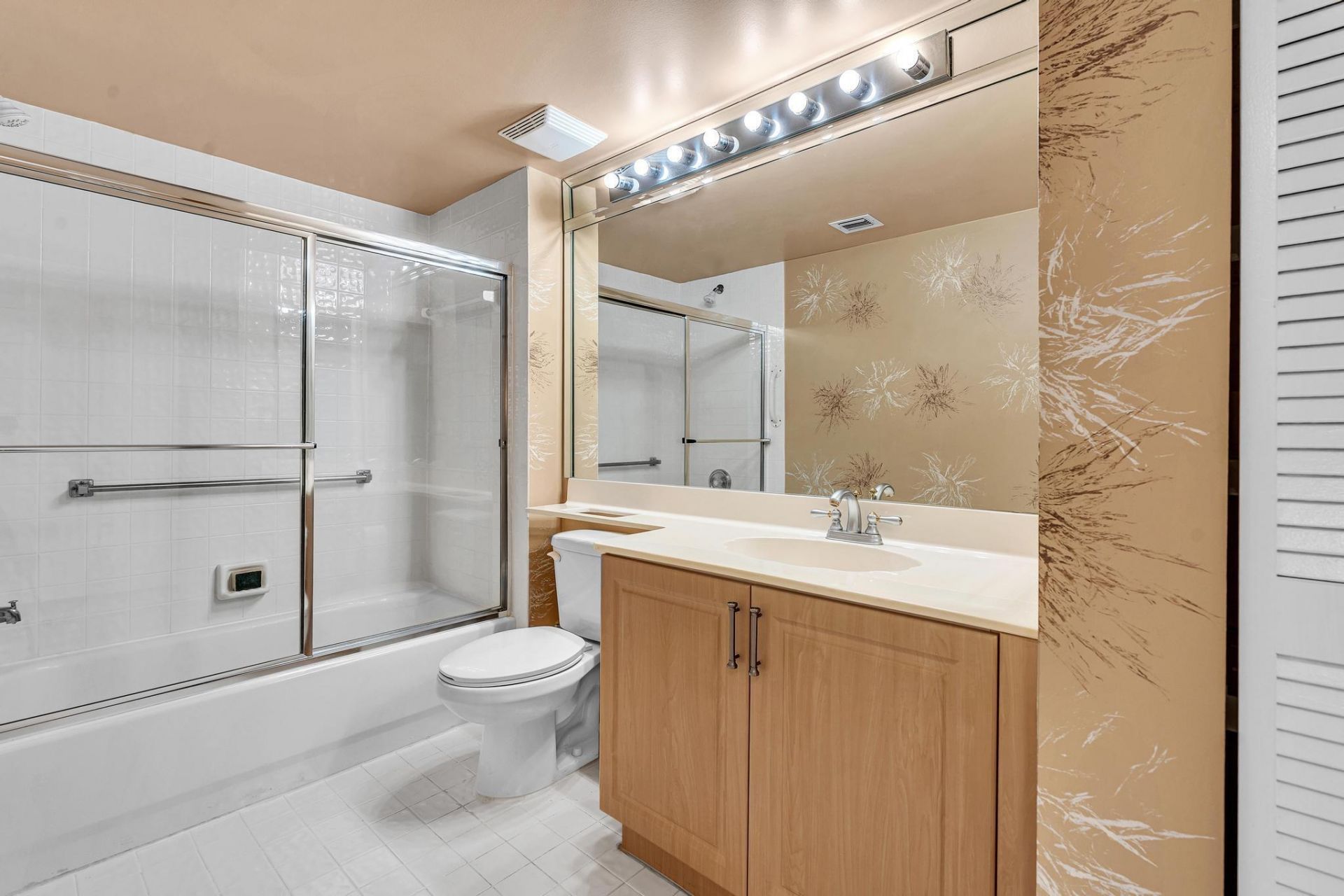 9539 Weldon Circle, Unit F107, Tamarac, FL 33321 Photo