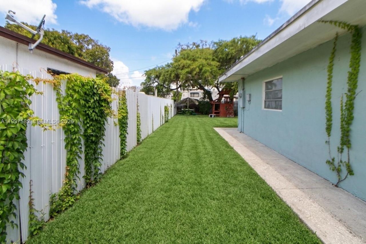 3421 NW 176th St , Miami Gardens, FL 33056 Photo