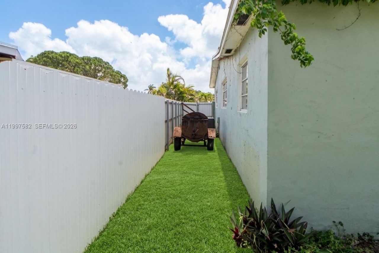 3421 NW 176th St , Miami Gardens, FL 33056 Photo