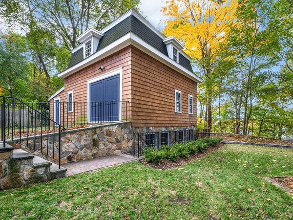 8 Pine St, Unit 4, Boston, MA 02136