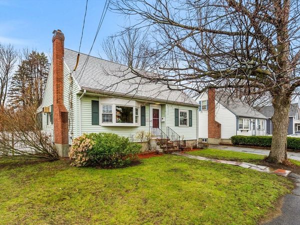 22 Bolton Street, Reading, MA 01867