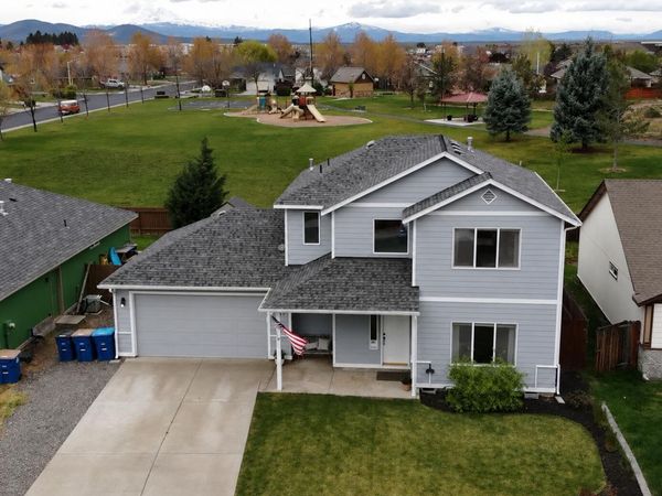 2475 NE 7th Lane, Redmond, OR 97756