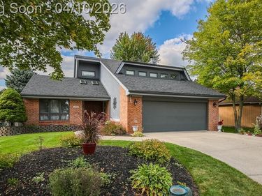 3151 Loon Lake Shores Road, Waterford Twp, MI 48329