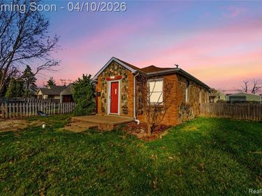 33524 Duncan, Fraser, MI 48026