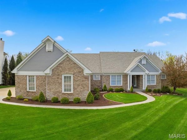 83 Saybridge Manor Parkway , Lake St Louis, MO 63367