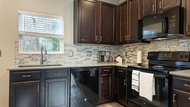 9135 Parlor Drive Photo 10