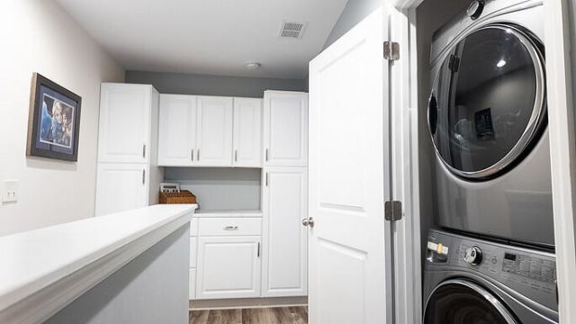 9135 Parlor Drive Photo 4