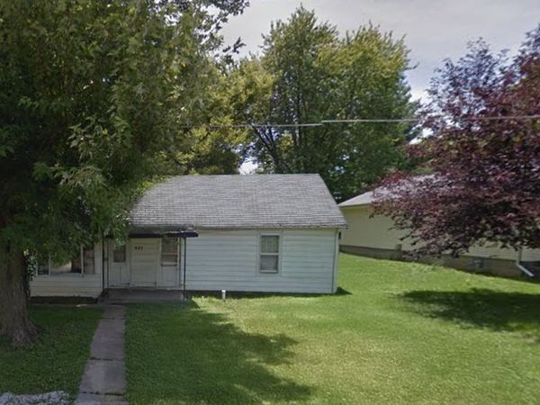 927 W Perry Street, Pittsfield, IL 62363
