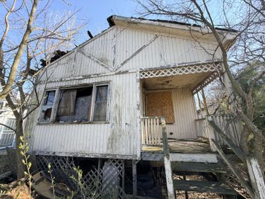 4907 W 11th Avenue, Gary, IN 46406