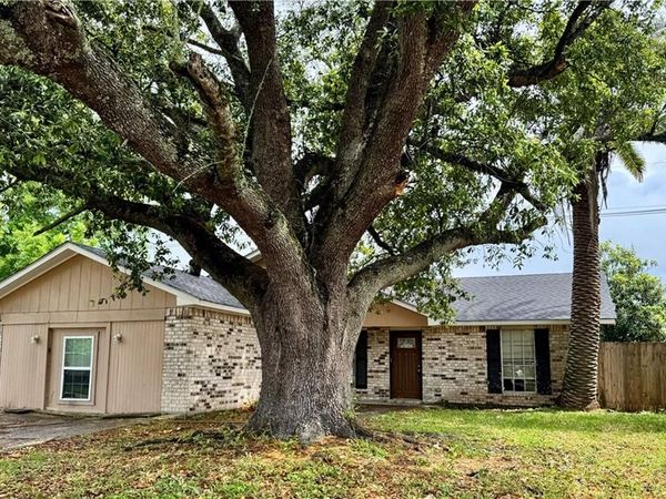 1400 N SUGAR RIDGE Drive, LaPlace, LA 70068