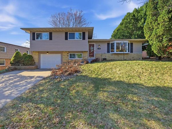 7207 Fortune Drive, Middleton, WI 53562