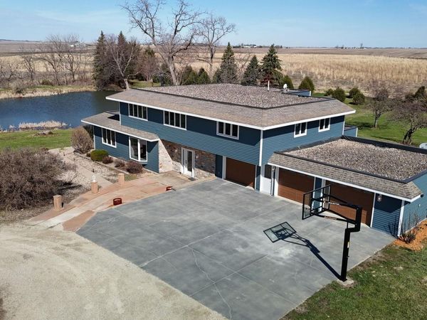 20509 290Th Street, Parkersburg, IA 50665