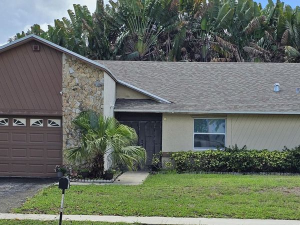 7230 NW 47th Place NW, Lauderhill, FL 33319