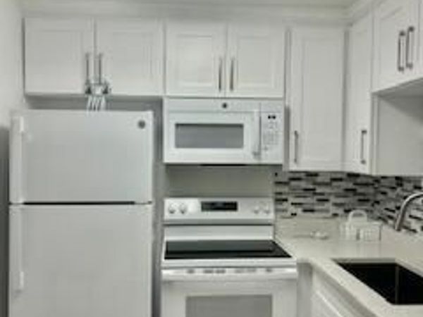 126 Southampton B, West Palm Beach, FL 33417