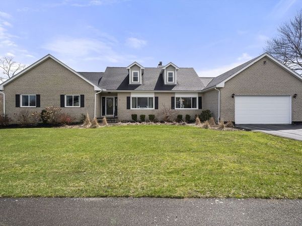 11 Broadmeadow Lane, Abington, MA 02351