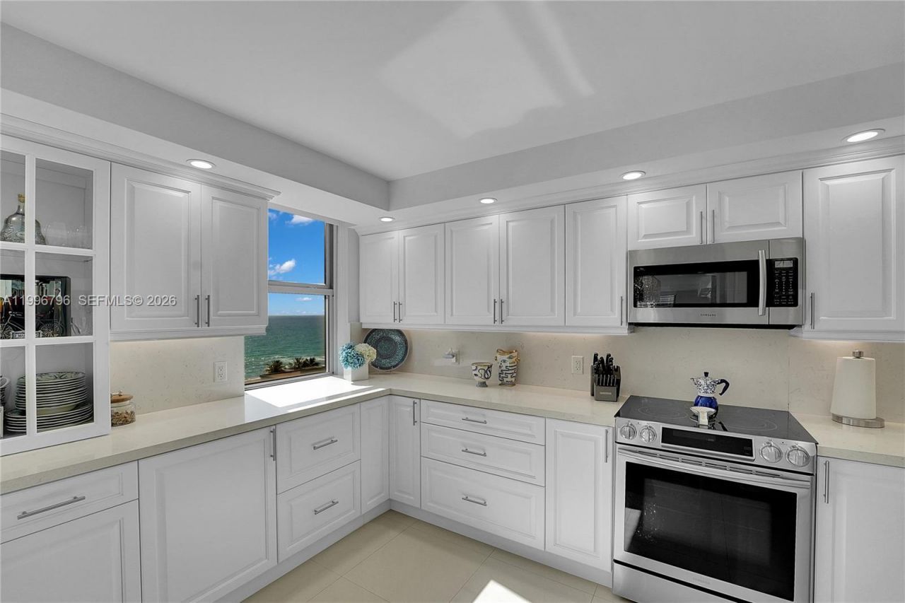 1920 S Ocean Dr, Unit 11C, Hallandale Beach, FL 33009 Photo