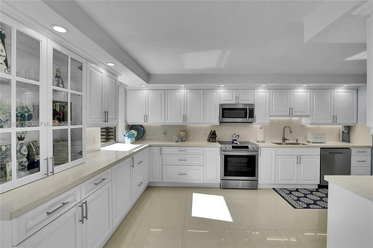 1920 S Ocean Dr, Unit 11C, Hallandale Beach, FL 33009 Photo