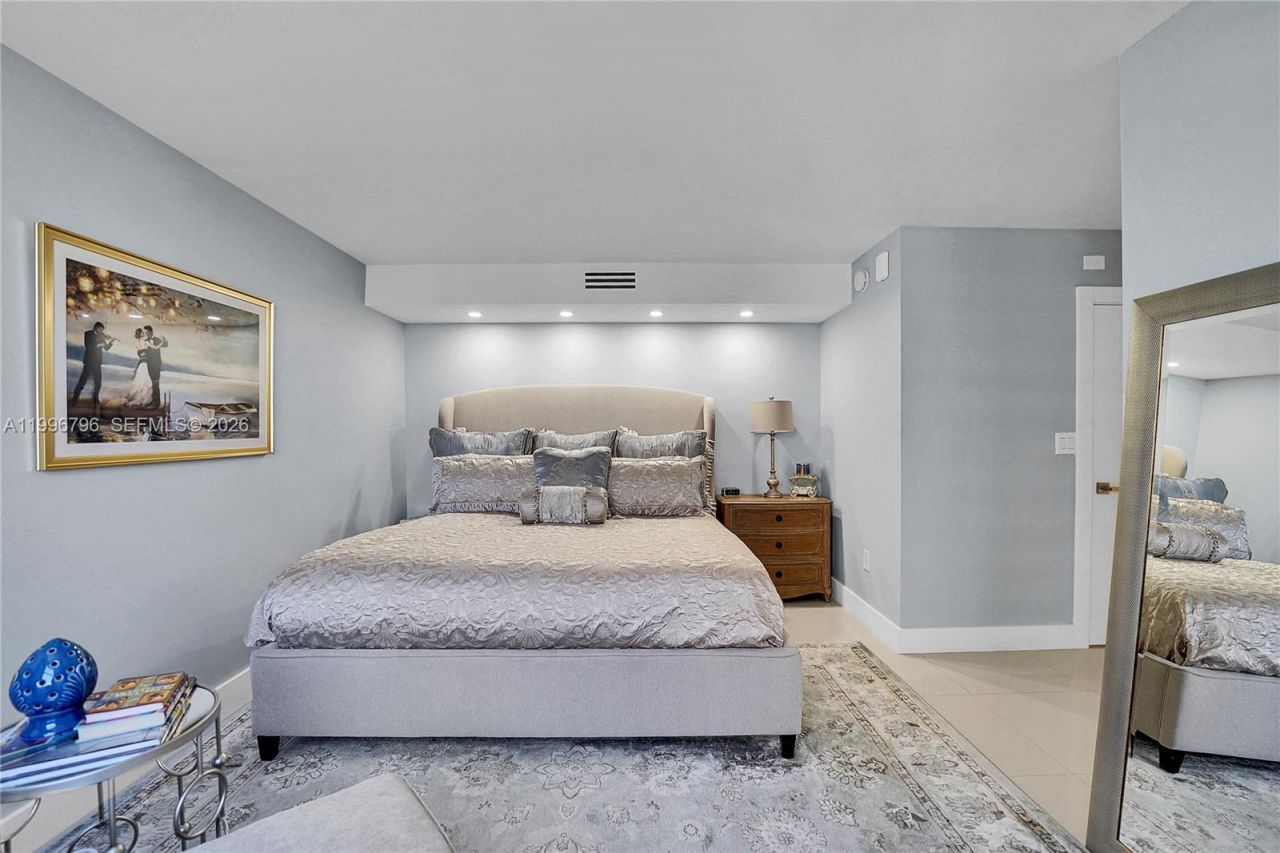 1920 S Ocean Dr, Unit 11C, Hallandale Beach, FL 33009 Photo