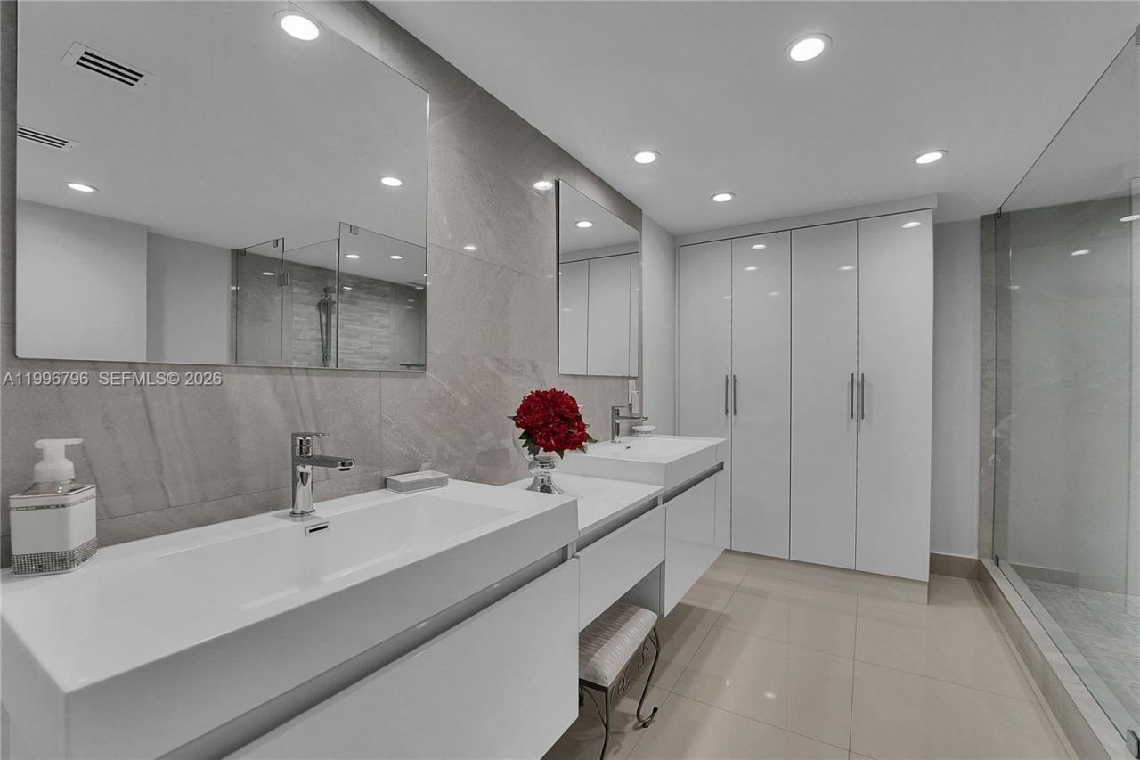 1920 S Ocean Dr, Unit 11C, Hallandale Beach, FL 33009 Photo