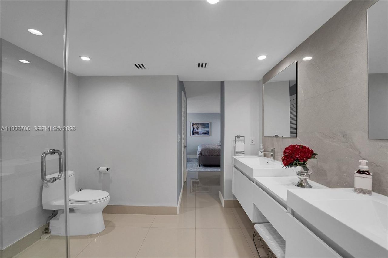 1920 S Ocean Dr, Unit 11C, Hallandale Beach, FL 33009 Photo